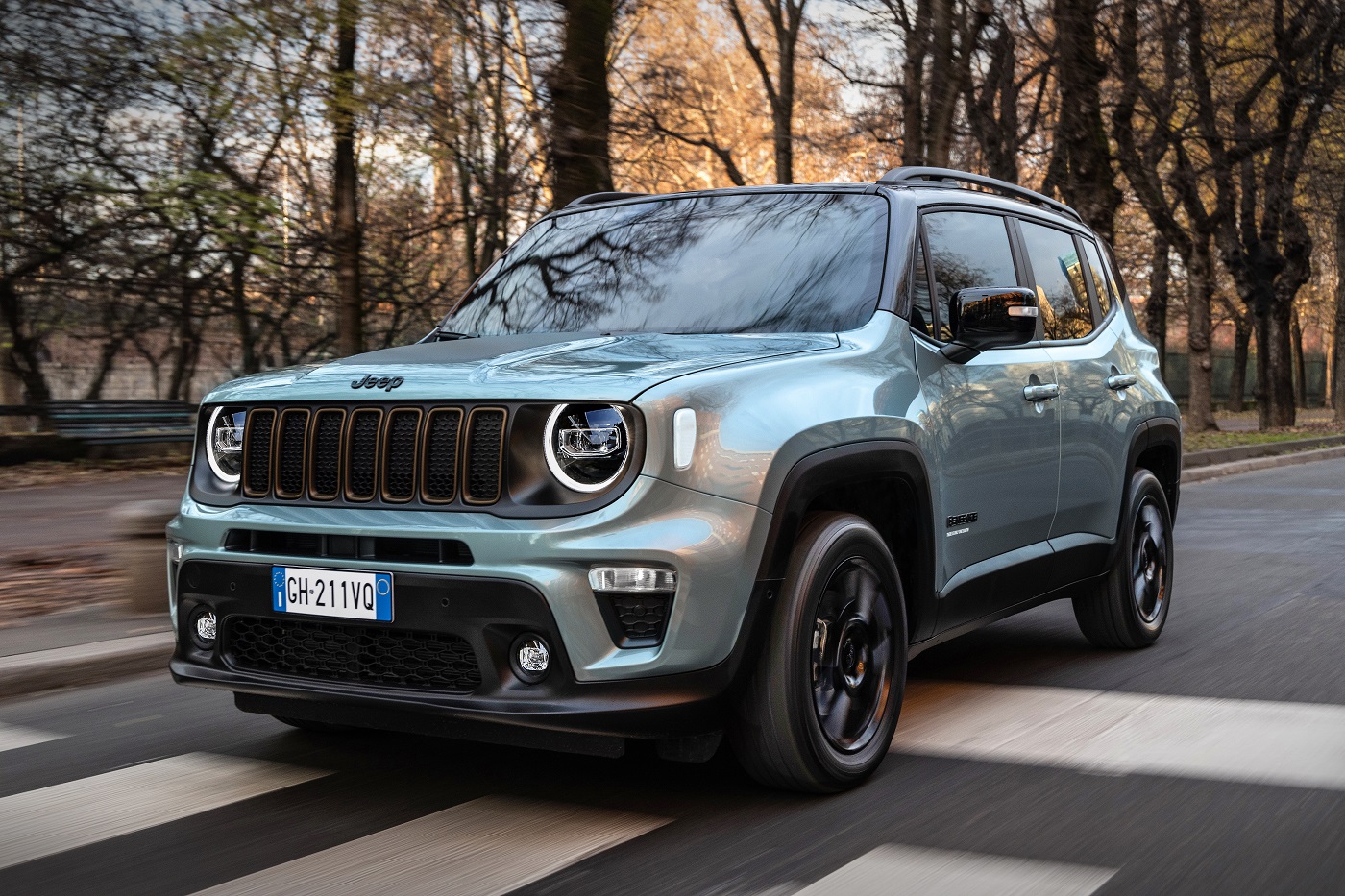 La nouvelle Jeep Renegade e-hybrid modèle 2022 en action