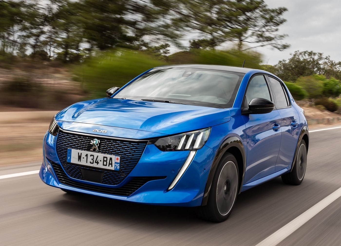 Peugeot e-208 bleue modèle 2020