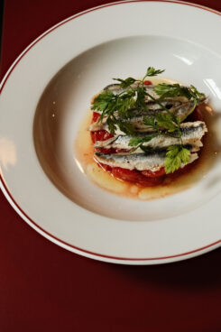 Poivrons confits à la braise et boquerones