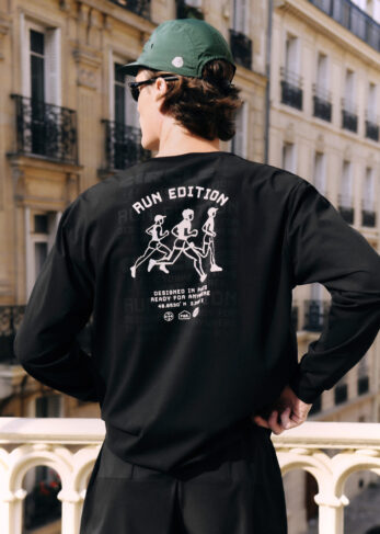 T-Shirt Manches Longues Octobre x Circle Sportswear Noir - O262TSH003N - 90 € - �125 - £95 - 775 DKK - AU�185 - CA�180 - 100CHF - ¥18000 - 1080 SEK